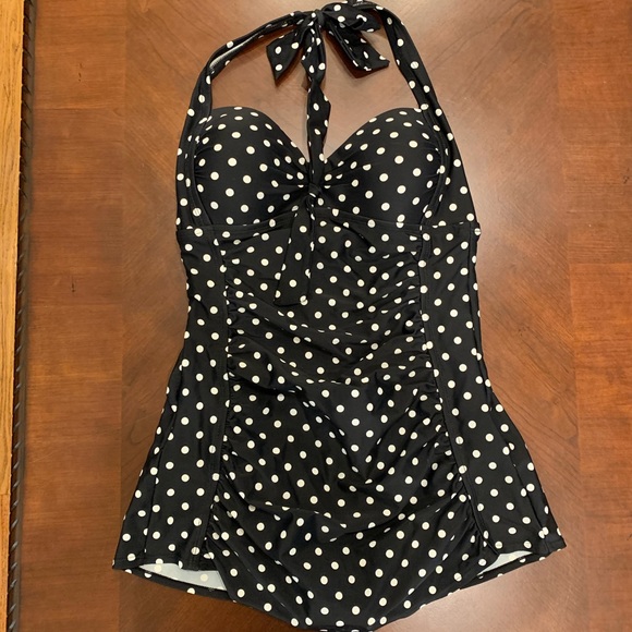 Cute vintage style polka dot swimsuit - Picture 1 of 4